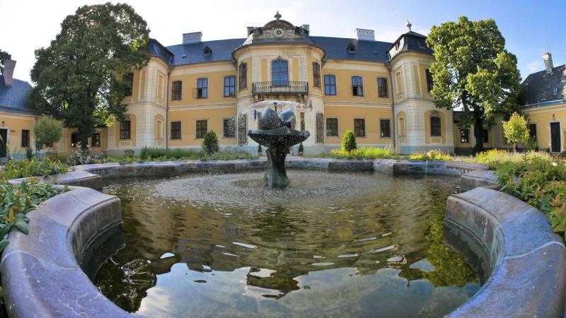 Gyereknap ünnepéhez kapcsolódóan különleges kiállítás nyílik a kastély falai között.