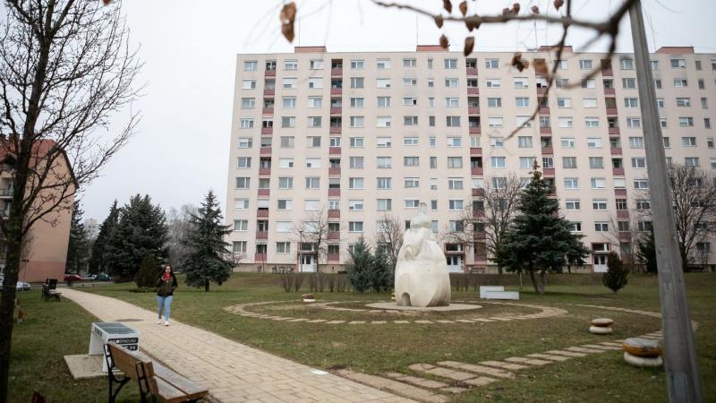 Az egri lakótelepek környékén egyre inkább felerősödtek a pofátlan megmozdulások – a helyiek pedig joggal vannak felháborodva. A helyzet napról napra súlyosbodik, és a közösség egyre inkább érzi a feszültséget.