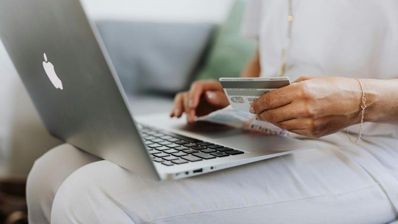 Itt található a problémás webshopok feketelistája, ezeket mindenképpen kerüld el a rendelés során!