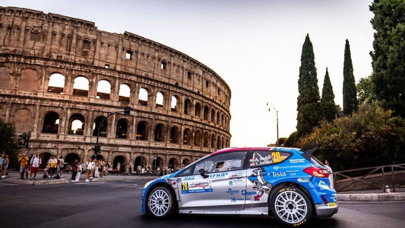 Persze, itt van egy egyedi szöveg a szuperralin elért pontokról:

---

A szuperralik izgalma mindig is lenyűgözte a motorsport-rajongókat, hiszen a sebesség, a technikai tudás és a pilóták bátorsága egyedülálló kombinációt alkot. A verseny során a csapato