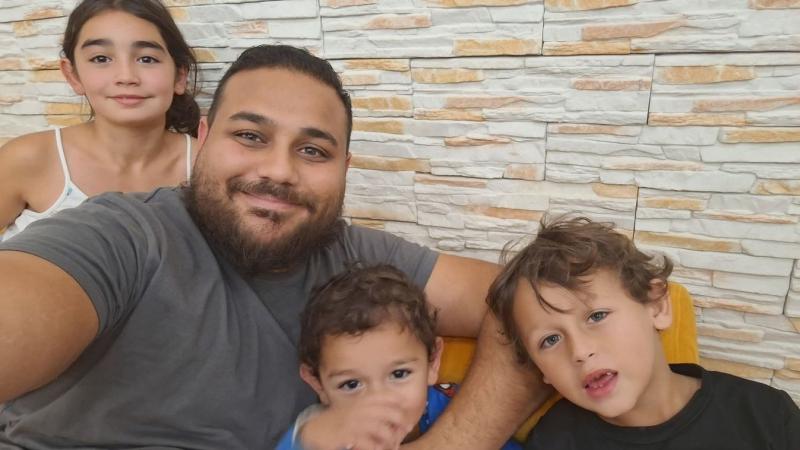 A pékmester jelölt, Galamb Alex, újra belevágott a tanulásba, hogy még magasabb szintre emelje mesterségét, miközben másokat is inspirál és oktat. Az ő története azt bizonyítja, hogy a tudás sosem ér véget, és a tanítás folyamata kölcsönös fejlődést hoz.