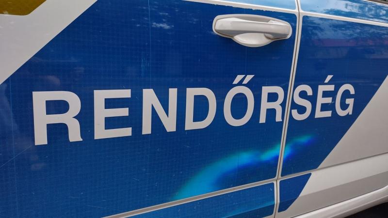 Kicsinyes ügyből robbant ki egy komoly konfliktus, amely során a fenyegetőző férfi egy fejszét is előrántott - nézd meg a videót!