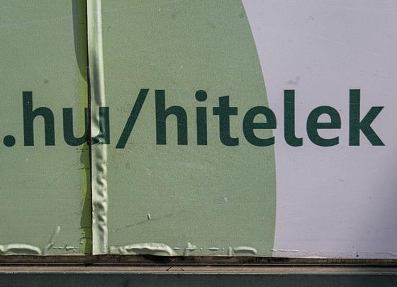 **Lakossági Hitelek: Amit érdemes tudni - Kasszakulcs** 

A lakossági hitelek világa sokszínű és számos lehetőséget kínál az egyéni pénzügyi célok eléréséhez. De mit is érdemes figyelembe venni, mielőtt döntést hozunk? 

1. **Hitelkínálat**: A piacon külö