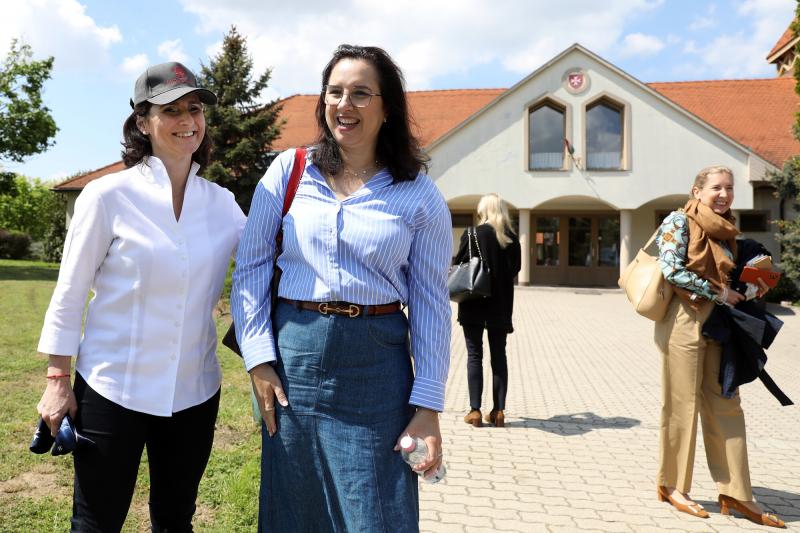 A pátyi idősek Marokkóba látogattak – Karima Kabbaj nagykövet osztotta meg élményeit az országról.