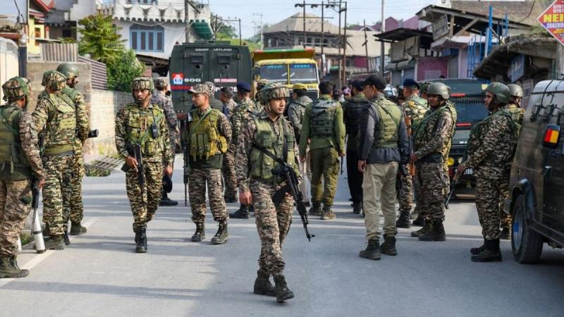 Pakisztán és India azonnali és általános tűzszünetben állapodtak meg, ezzel új fejezetet nyitva a két ország közötti feszültségek csökkentésében.