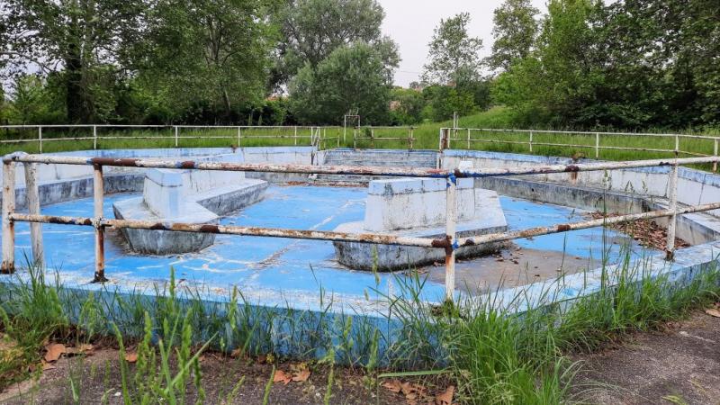 A természet visszafogta a simontornyai fürdőt, és most csak egy csoda mentheti meg.
