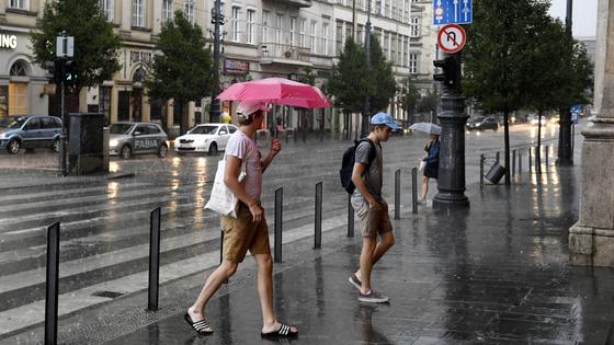 Hét megyében figyelmeztetést adtak ki a várható zivatarok miatt.