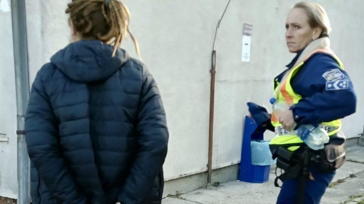 81 körözést adtak ki egy 27 éves nő ellen, aki a szexuális szolgáltatásokkal foglalkozik | 24.hu
