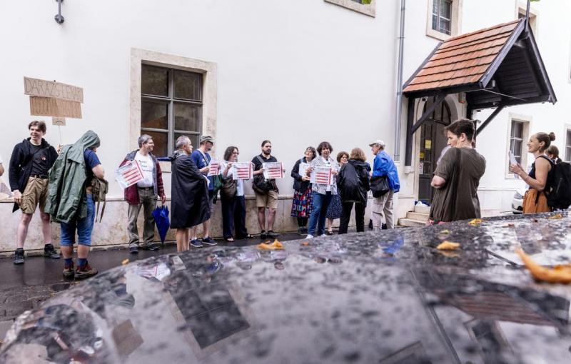 Az Akadémiai Dolgozók Fóruma sürgős jogi védelmet igényel a kutatóintézetek átadásának megakadályozása érdekében.