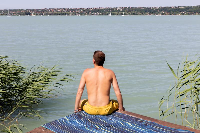 Fekáliás szennyvíz áramlott a Balaton vizébe - a vízügyi hatóság figyelmeztette a szemesi önkormányzatot, és értesítette a helyi lakosságot.