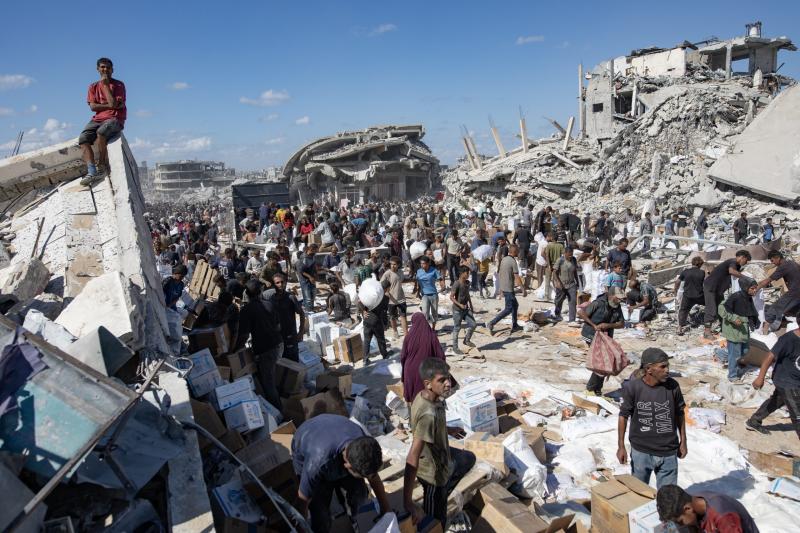 Két év elteltével végre megkezdődött az utolsó 20 izraeli túsz átadása Gázában. Trump úgy véli, hogy ezzel