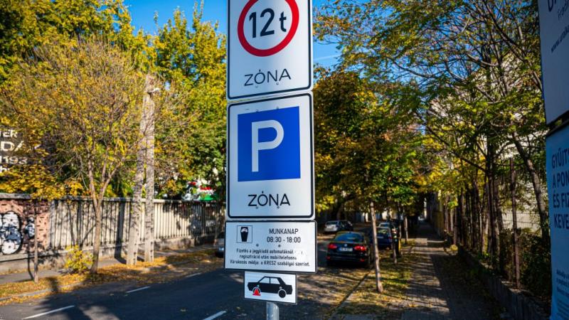 Ezeken a helyszíneken is bevezetik a fizetős parkolást Budapesten | 24.hu
