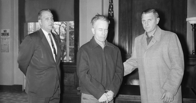 Amikor egy mentálisan sérült gyermek egy diszfunkcionális családba érkezik, az életének története sokszor tragikus fordulatokat vesz. Ed Gein rémisztő hallucinációinak feldolgozása a Netflixen egy sötét és zavarba ejtő pillantást nyújt a lelki sérülések é