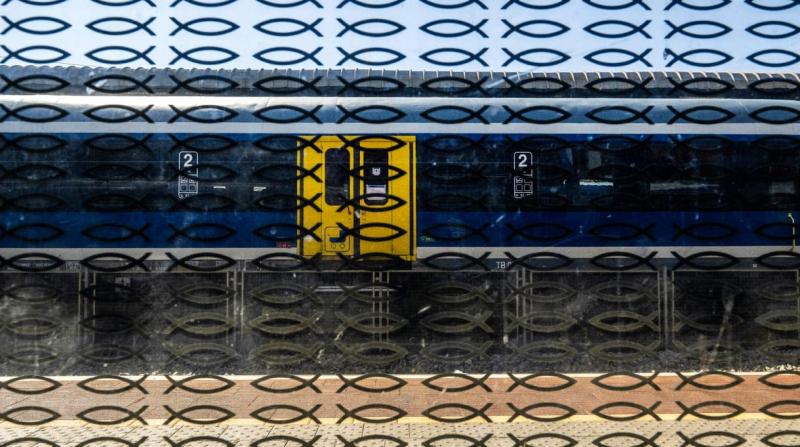 Az Ajka és Veszprém közötti vasúti vonalon még mindig semmi jelét nem mutatja a felújításnak; már egy egész éve, hogy a vonatok helyett pótlóbuszok közlekednek.