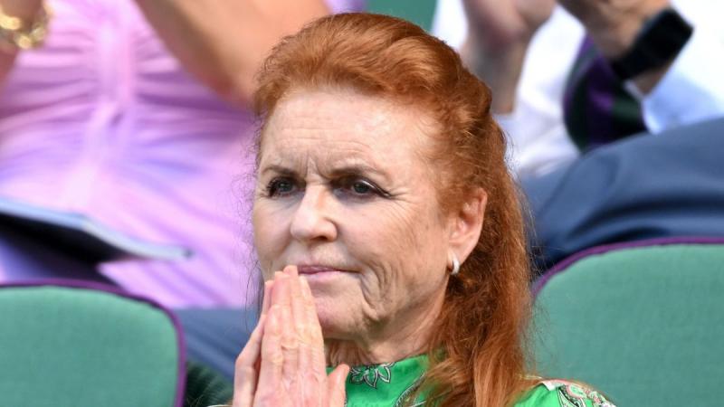 Sarah Ferguson, a brit királyi család egykori tagja, ismét a figyelem középpontjába került, amikor kiderült, hogy luxus életmódjára milliós költésekkel bővíti a vízitorma beszerzését. András herceg ex-felesége nemcsak extravagáns ízlésével, hanem különleg