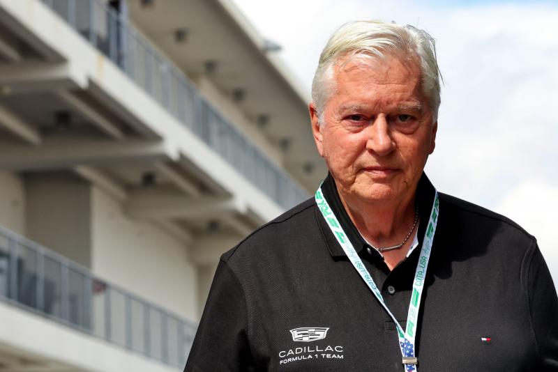 A felesége bátorítása hatására döntött úgy, hogy elfogadja a Cadillac ajánlatát a csapat elismert mérnöke. | M4 Sport